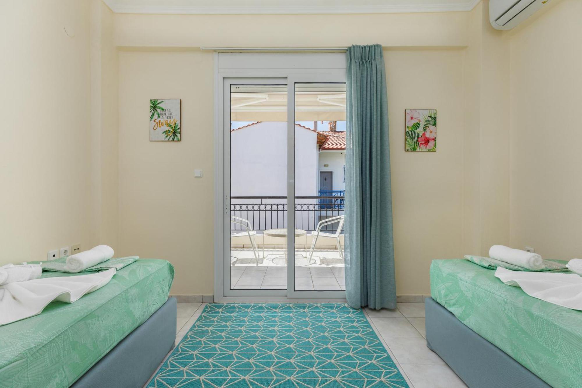Alexandra'S Maisonette. Paralia Dionisiou Exterior foto