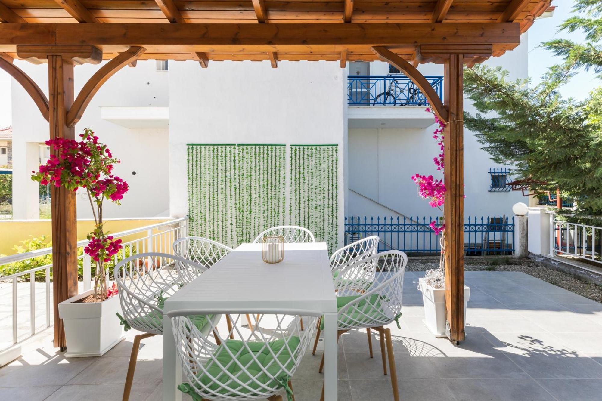 Alexandra'S Maisonette. Paralia Dionisiou Exterior foto